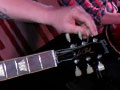 How to tune a guitar