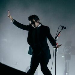 I'm In Love With You Live Intro by The 1975
