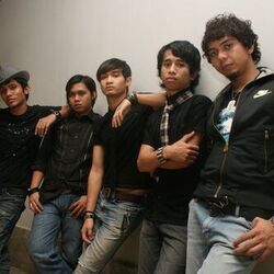 Pemilik Hati Tanpa 2 Chords by 6ixth Sense