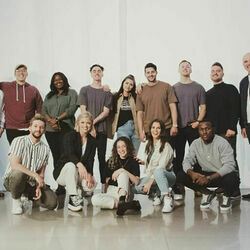 Holy Eyes Chords by 7 Hills Worship