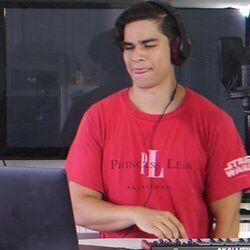 Right Here Chords by Alex Aiono