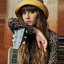Vas A Quedarte Chords by Aitana Ocaña