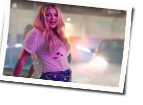 Think Outside The Boy Chords by Lauren Alaina