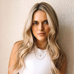 Alana Springsteen chords for Different kinda country