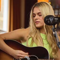 Alana Springsteen chords for Shoulder to cry on