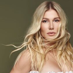 алена омаргалиева