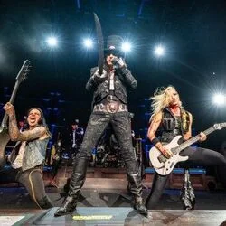 Go Away Chords by Alice Cooper