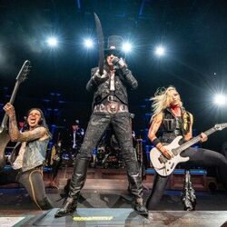 Go Away Chords by Alice Cooper