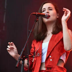 Shiny Things Chords by Alice Merton