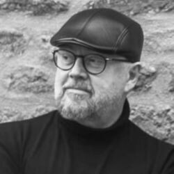 4 Day Travelling Man Chords by Andi McBurnie