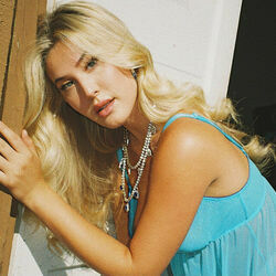 Andi chords for Reasons to stay