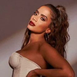 Some Que Ele Vem Atrás Chords by Anitta