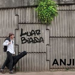 Luar Biasa Chords by Anji