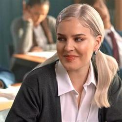 2002 Chords by Anne-Marie