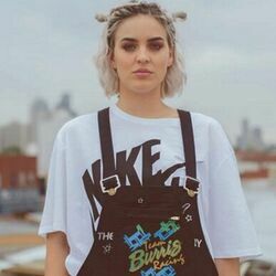 Peak  Chords by Anne-Marie