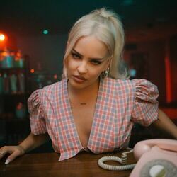 Trainwreck Chords by Anne-Marie