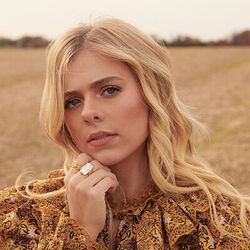 Dead In The Water Chords by Anne Wilson