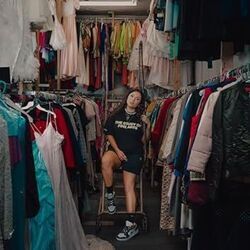 Clothes Are So Obnoxious Chords by Annie Tracy