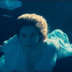 Arilena Ara chords for Weightless