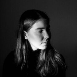 Dinner Alone Chords by Arny Margret