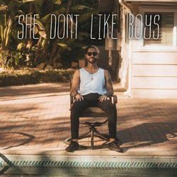 She Don't Like Boys Chords by Aryia