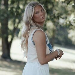 Two Truths And A Lie Chords by Ashley Anne