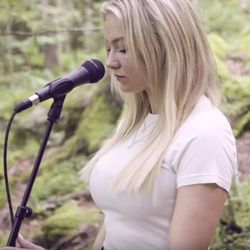 Does She Know Chords by Astrid S