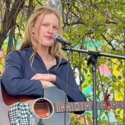 Audrey Hobert chords for Thirst traps acoustic live