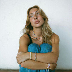 Aurora Sage chords for Cinnamon