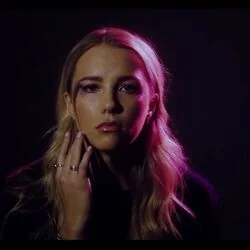 Make It Look Easy Chords by Avery Anna