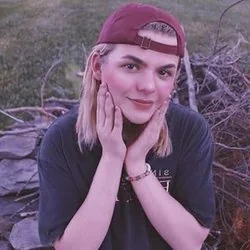 I Met Sarah In The Bathroom Chords by Awfultune