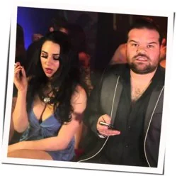 In The Club Tonight Chords by The Axis Of Awesome