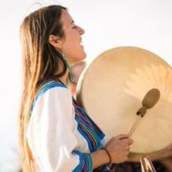 Fluyendo Chords by Ayla Schafer