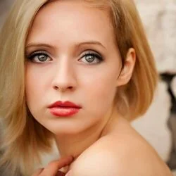 Mirrors Chords by Madilyn Bailey