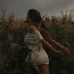 Spinnin Chords by Madison Beer
