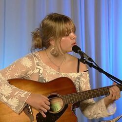 Liquid Christmas Chords by Bella Fiske