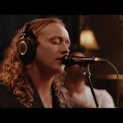 Benjamin William Hastings chords for Abandoned live