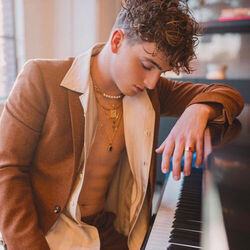 Little Runaway Chords by Benson Boone