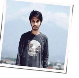 Garis Tedepan Chords by Fiersa Besari