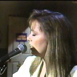 I Can't Help It If I'm Still In Love With You Chords by Suzy Bogguss