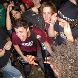 Everyone That Loves You Bass Tab by Bomb The Music Industry