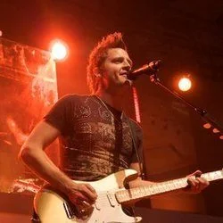 Who Am I Chords by Lincoln Brewster