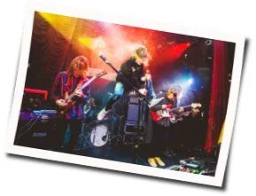 Drones In The Valley Bass Tab by Cage The Elephant