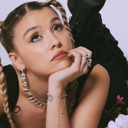 Beautiful Girl Chords by Caity Baser