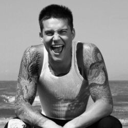 Cameron Whitcomb chords for As i stand before the coffin