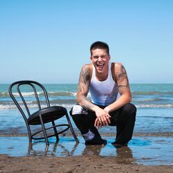 Cameron Whitcomb chords for Digging holes