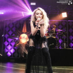 Can't Blame A Girl For Trying Live by Sabrina Carpenter