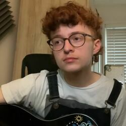 That Funny Feeling Acoustic Live Chords by Cavetown