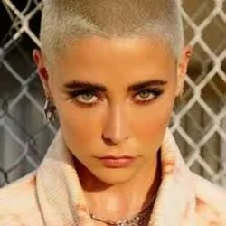Pretty Red Lights Chords by CeCe Peniston