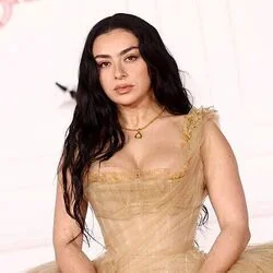 Seeing Things Chords by Charli XCX